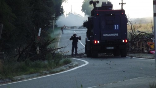 Manifestation contre l' A69 5 juillet 2025 dans le Tarn chateau de Scopont